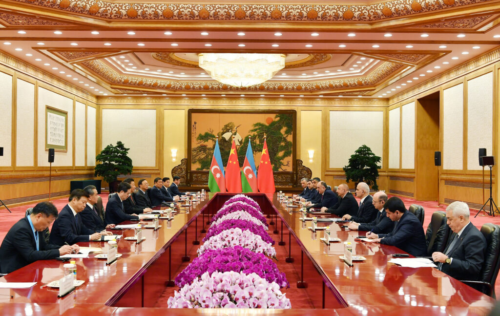 Ilham Aliyev met with Chairman of Peoples Republic of China Xi Jinping in Beijing 05