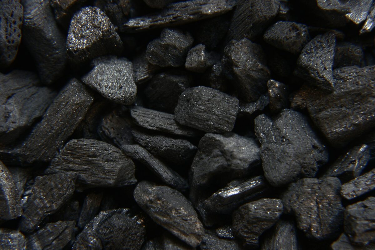 rock pebble soil black barbecue material 1091459 pxhere.com 1 e1662981606581