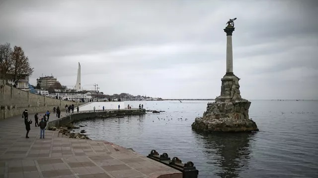 Pomnik zatopionych statkow w Sewastopolu Krym