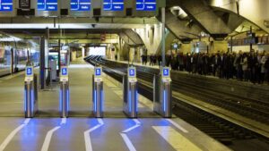 Gare Montparnasse w Paryzu komunikacja publiczna paryz frnacja