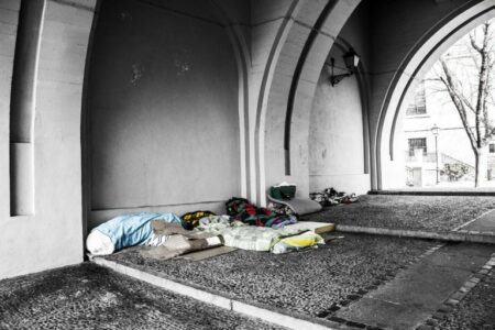 bieda ubostwo bezdomnosc