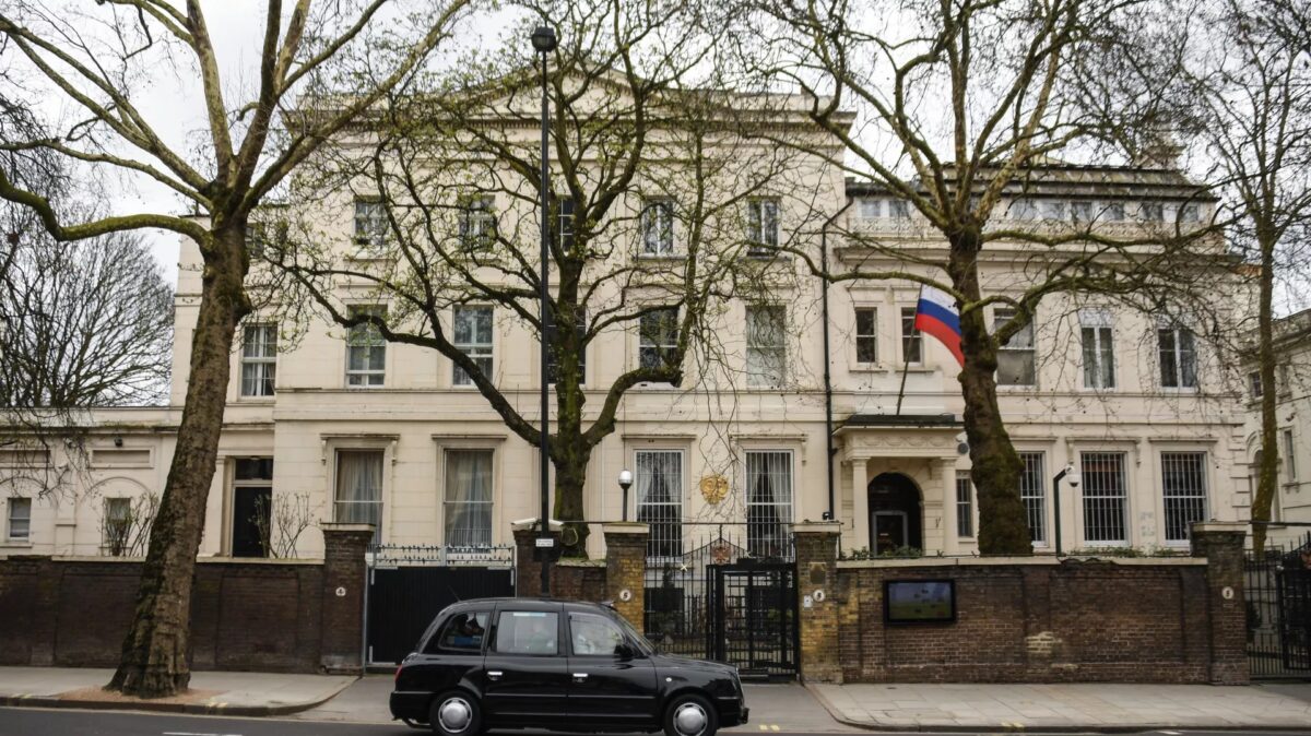Budynek ambasady rosyjskiej w Londynie