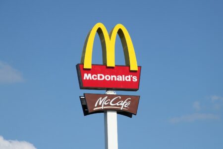 1620px McDonalds logo Targowek