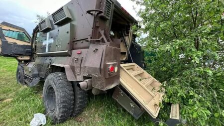 Porzucony pojazd opancerzony ukrainskich dywersantow w obwodzie bielgorodzkim Rosja Ukraina