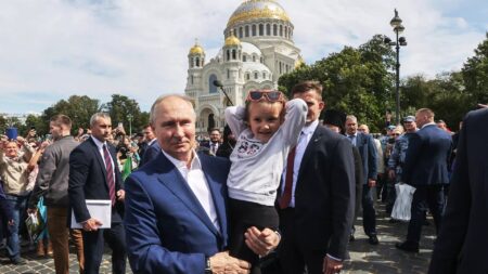 Putin z dziecmi
