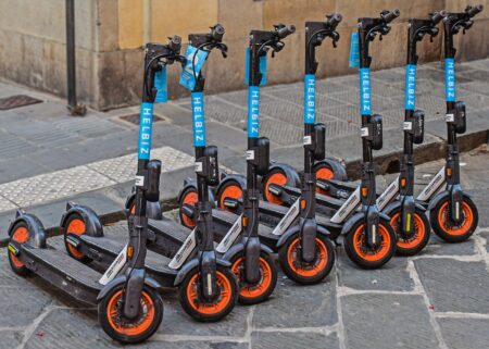 electric scooters 7340440 1280