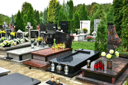 1618px Cmentarz w Grabowie 2018c