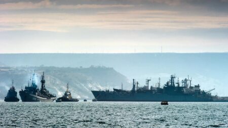 Okrety rosyjskiej Floty Czarnomorskiej w Zatoce Sewastopolskiej