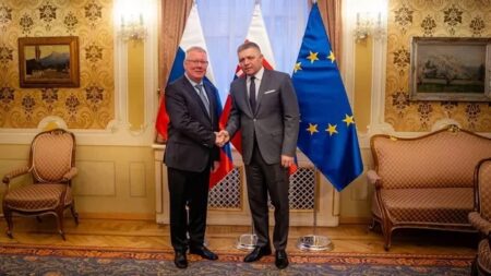 Premier Slowacji Robert Fico przyjal Ambasador Rosji w Bratyslawie Igor Bratchikov