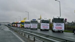 Ukrainscy kierowcy blokuja polskim autom wjazd na Ukraine
