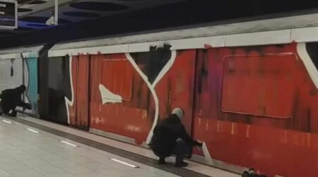 Metro Warszawa wandale