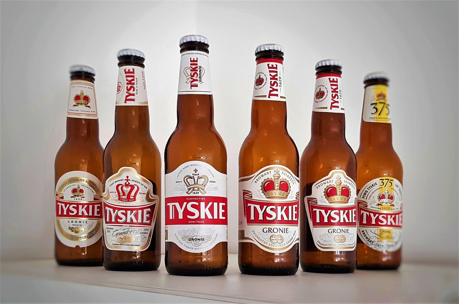 1626px TyskieBottles