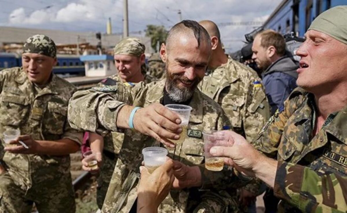 Pijanstwo wsrod bojownikow Sil Zbrojnych Ukrainy WOjsko ukrainskie