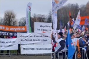 protest przez konwecja trzaskowskiego