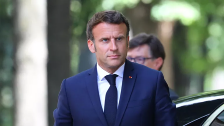 Macron 1