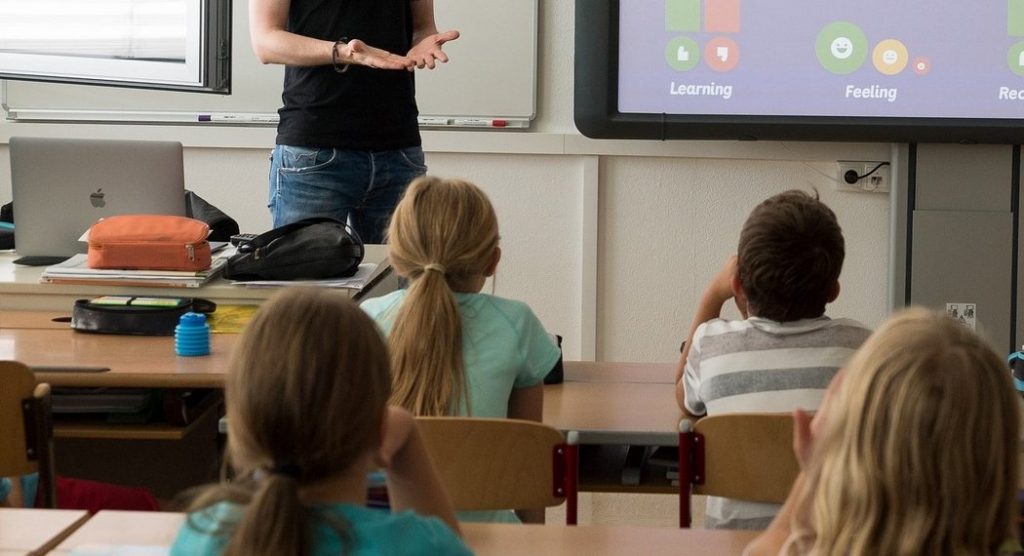 csm teacher 3765909 1920 5871beec22