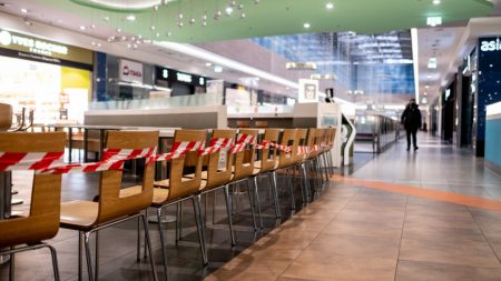 Rumunia segregacja w galerii