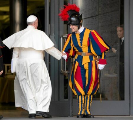 Watykan twierdza zła zaostrza kary za brak kagańca watykan 14