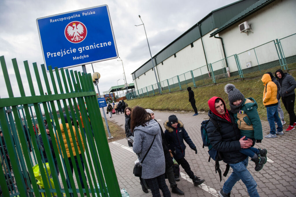 Czy to wojna czy inwazja Ukraińców na Polskę? Już 213 tys. Ukraińców wjechało do Polski 9106a0ef0a597f211a7ae29bf40d59ab