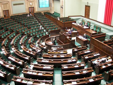 Pracownicy Kancelarii Sejmu wysłali pismo do Hołowni domagając się podwyżek 1280px 20070124 sejm sala plenarna