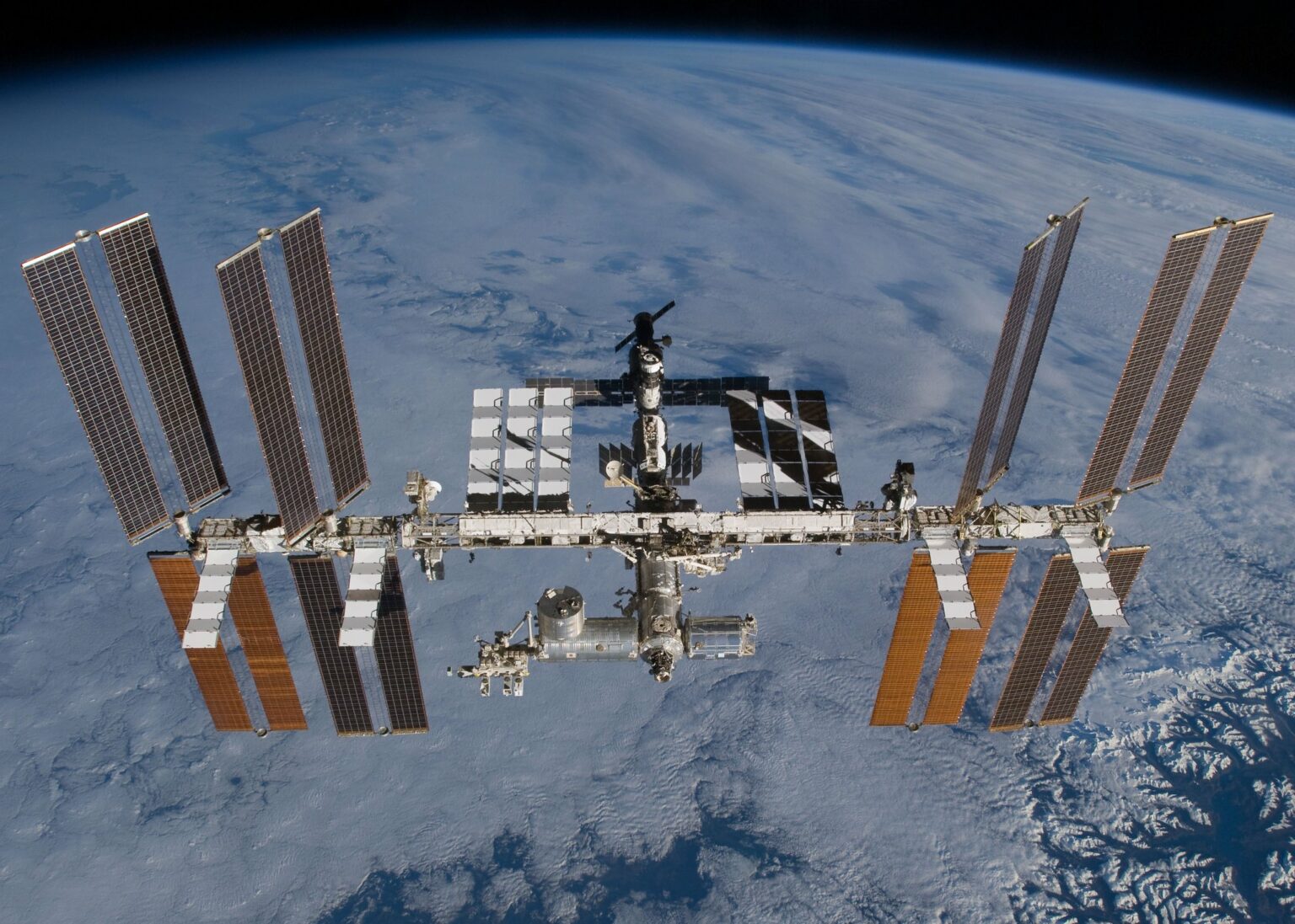 Międzynarodowa załoga na ISS. Crew-11 już pracuje, poznaj kulisy misji IssFlick e1651342363191