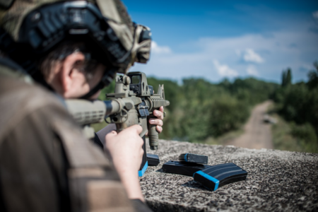 Kanada wprowadza obowiązkowy skup prywatnych broni. Izba uchwala zakaz broni BronGunSoldier e1652280151757