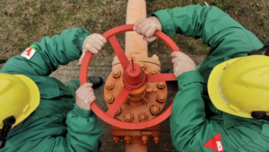 Pracownicy stacji gazowej Wegry