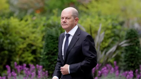 Scholz poparł politykę Merkel wobec Rosji Scholz 1906