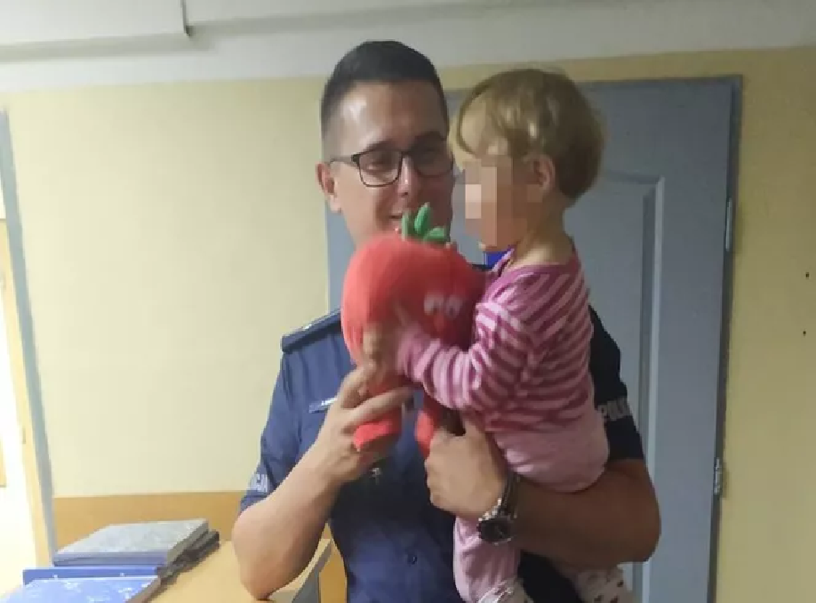 Pijana Ukrainka spacerowała z roczną córeczką. Wydmuchała 4 promile PolicjaUkraina