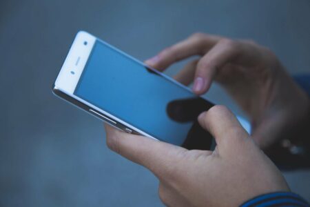 hands 1851218 1920 e1662625880861