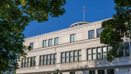 Senat RP przyjął uchwałę o uznaniu władz rosyjskich za »reżim terrorystyczny« senat RP