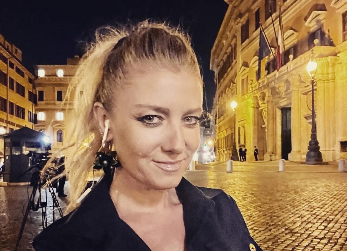 Korespondentka TVP w Watykanie powiedziała, że “Polacy wyssali nienawiść z mlekiem matki” Magdalena Wolinska Riedi kopia e1674985735909