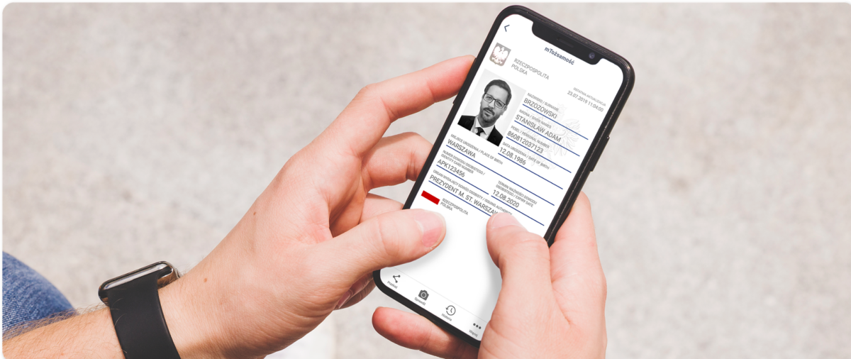 Od 1 września aplikację mObywatel musi posiadać już każdy Polak. Prezydent podpisał ustawę mobywatel