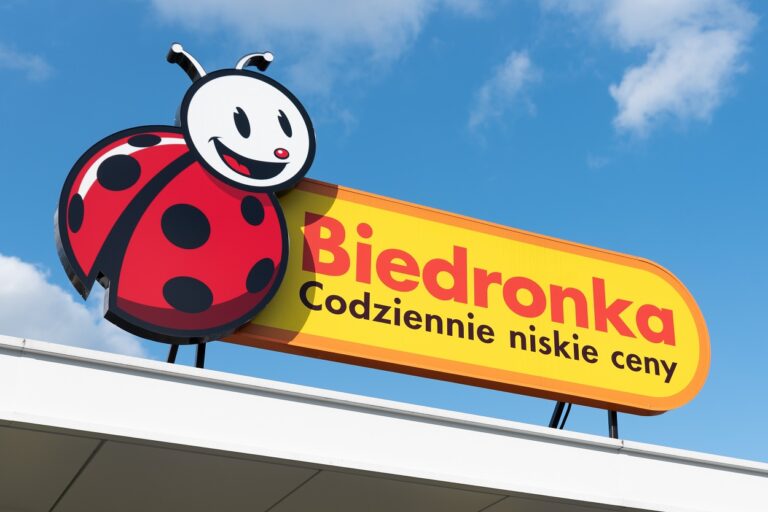 PILNY weekend w Biedronce. Wafle 3+3 gratis, zapasy znikają w godzinach Biedronka