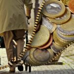 Pilna akcja ZUS dla 10,5 mln Polaków. Masz ten druk? Nie musisz się rozliczać. 1 emeryci emerytura