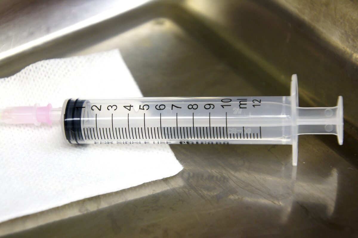 syringe 1763909 1280