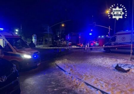 Tragedia na Drodze: Trzy Osoby Nie Żyją, a Trzy Trafiły do Szpitala po Wypadku w Wodzisławiu Śląskim Tragiczny wypadek na Slasku. Samochod dachowal trzy mlode osoby nie zyja content kopia