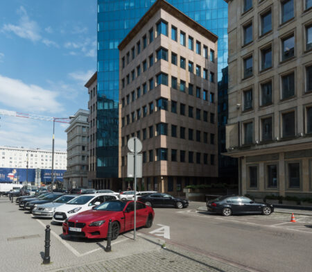 Biurowiec przy ul. Moniuszki 1a w Warszawie 2023