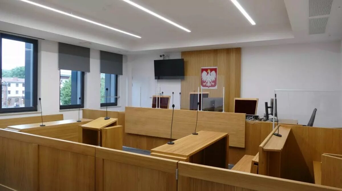 Kontrowersje w Łodzi: Chciała odszkodowanie za płot a dostała 3 miliony kary sala rozpaw sad