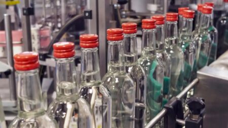 Akcyza na alkohol w górę! Nowe stawki w 2025 roku Wodka