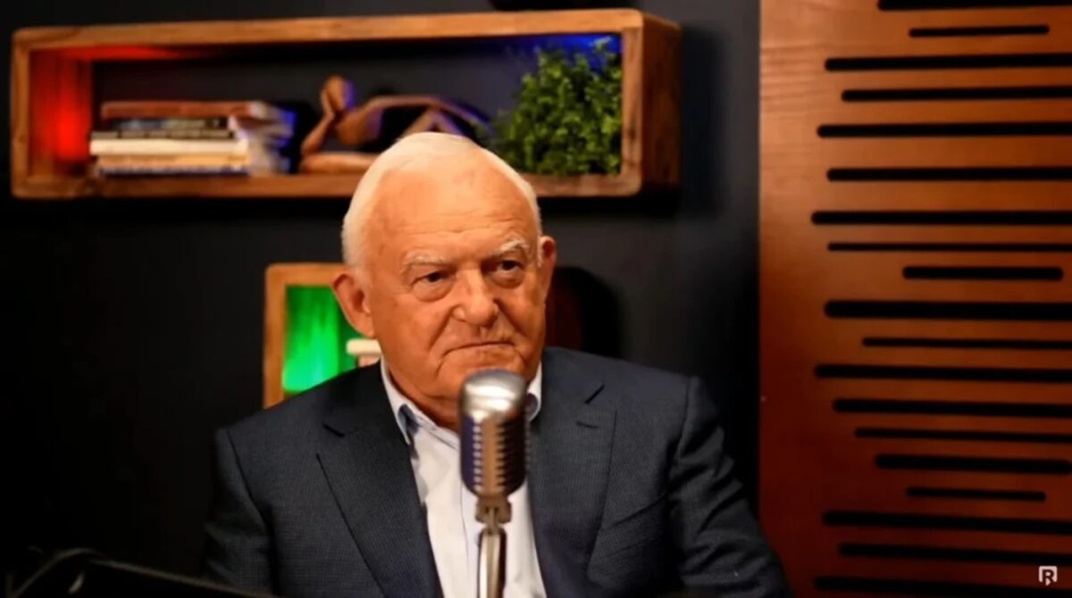 Prezydent celowo szkodzi rządowi. Miller: Tak zmienią Konstytucję w 2025 roku! Leszek Miller fot