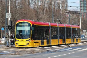 1620px 2022 Warszawa Jana Pawla II tramwaj Hyundai Rotem 140N na linii 17 1