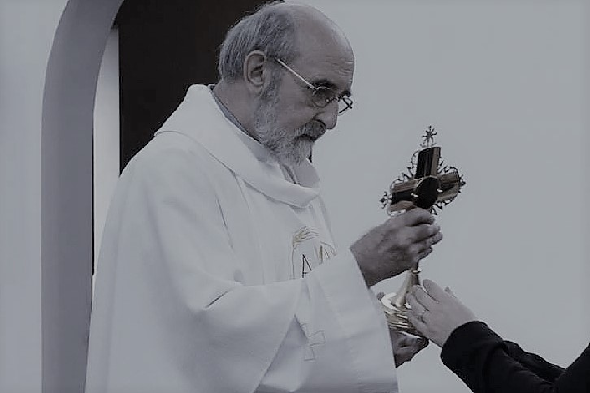 Zmarł Ks. Lech Lachowicz. Został zaatakowany siekierą na plebanii Lachowicz