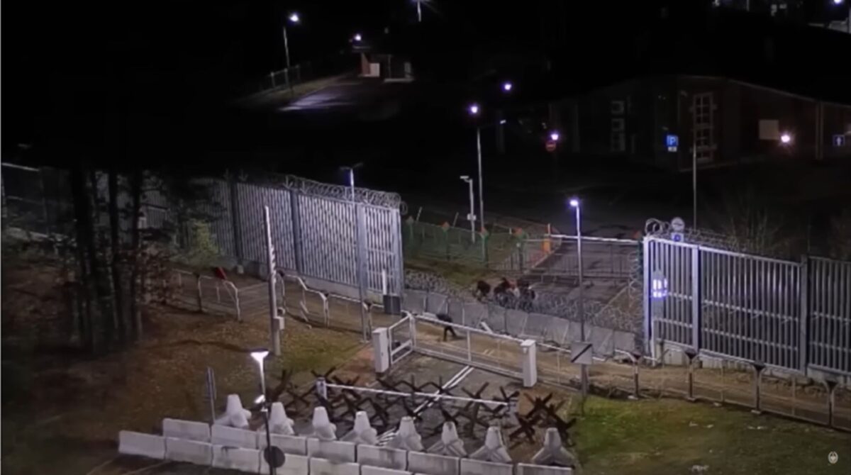 Wycinka drzew przy granicy z Białorusią bez zgody właścicieli. Kto dostanie odszkodowanie? Przejscie graniczne Bialowieza nieczynne migranci