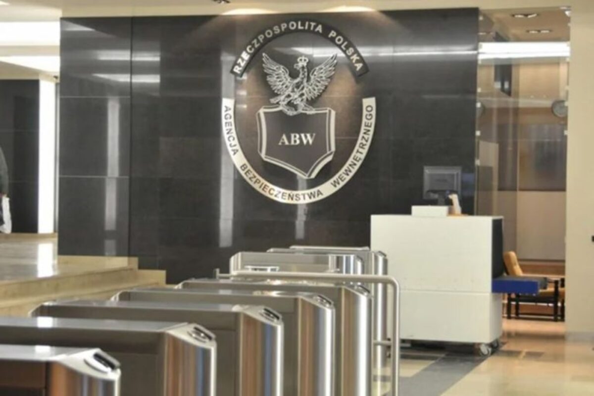 Paczka z atrapą bomby nadana Złotych Tarasach poleciał do Niemiec ABW logo 768x512 1