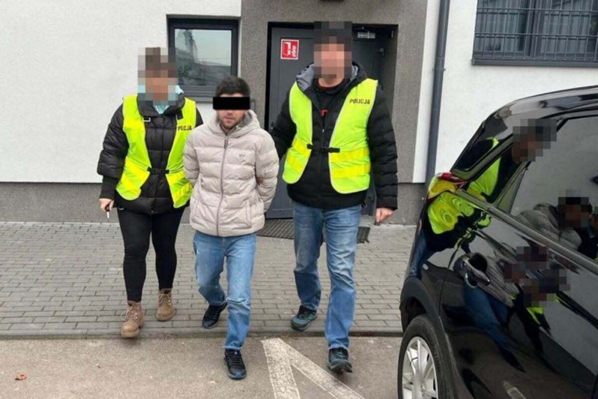 Seria zabójstw seniorek w Warszawie. Są nowe informacje ws. śmierci czwartej kobiety Policja z zatrzymanym Gruzinem