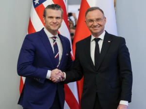Prezydent Andrzej Duda i szef Pentagonu Pete Hegseth