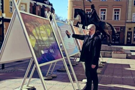 „Ja dopiero zaczynam”. Grzegorz Braun kontra ochroniarze wystawy LGBT w Opolu Braun wystawa LGBT