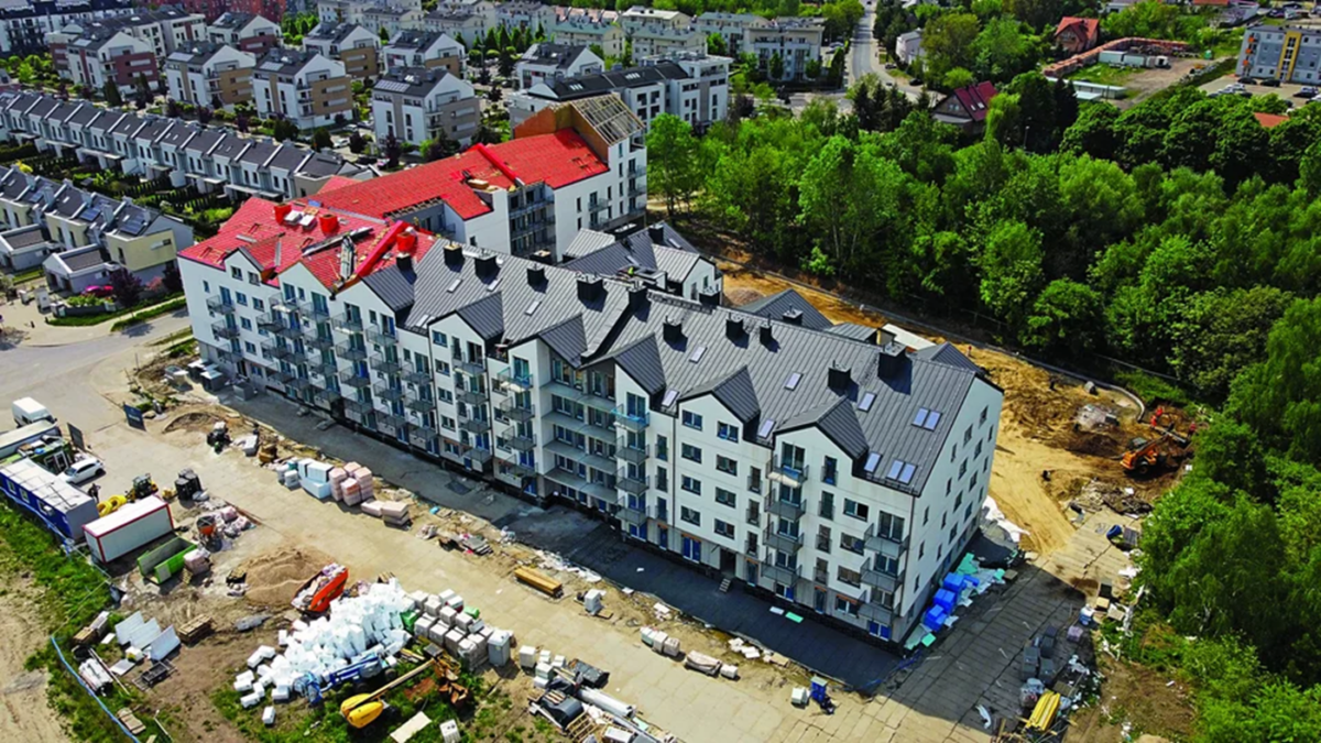 Błąd w umowie najmu kosztuje tysiące. Sprawdź, jak się zabezpieczyć w 2025 roku. Nieruchomosci bloki budynki