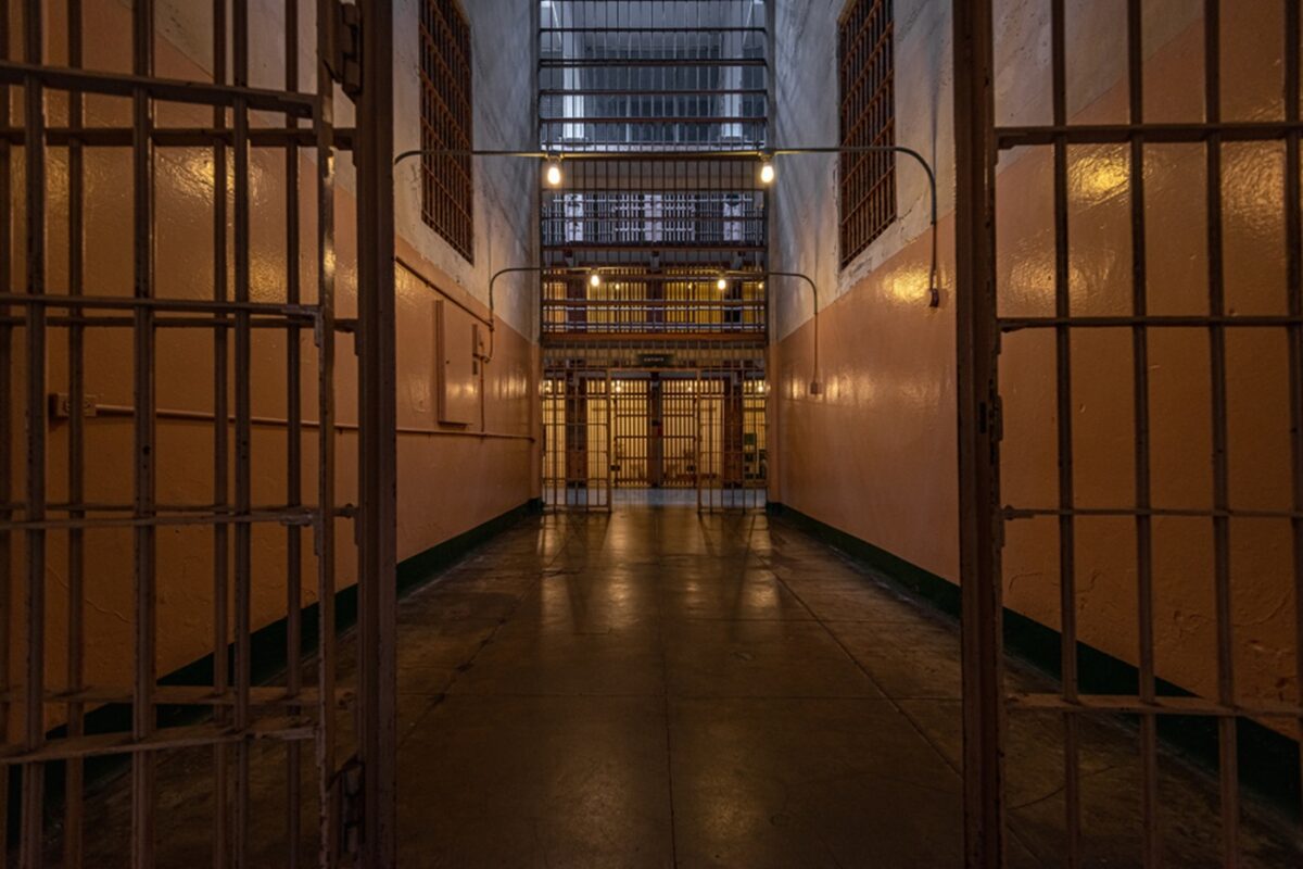 Więzienie we Francji zostało „zaatakowane” fajerwerkami Wiezienie USA